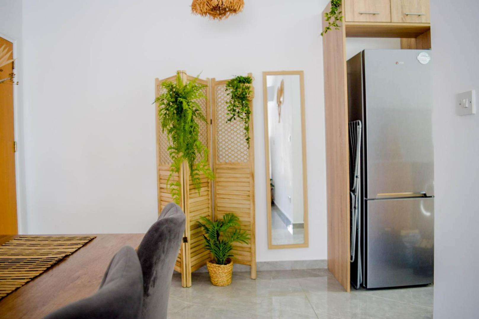 Coastal Getaway Apartment Larnaca Exterior photo