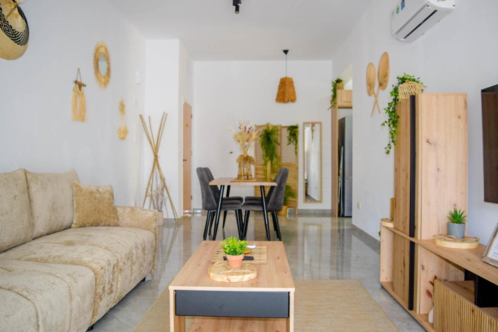 Coastal Getaway Apartment Larnaca Exterior photo